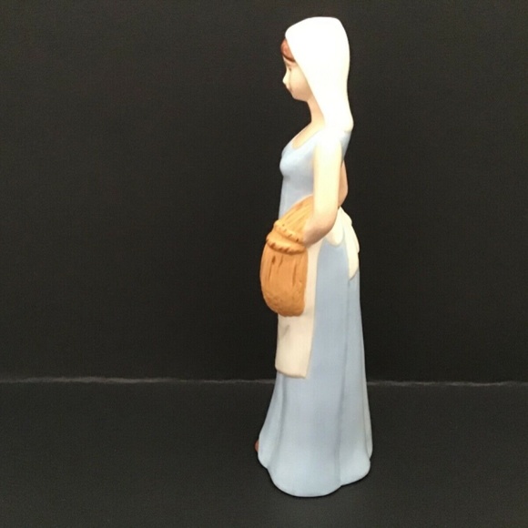 Porcelain Women Figurine Decorative Collectibles - Picture 2 of 5